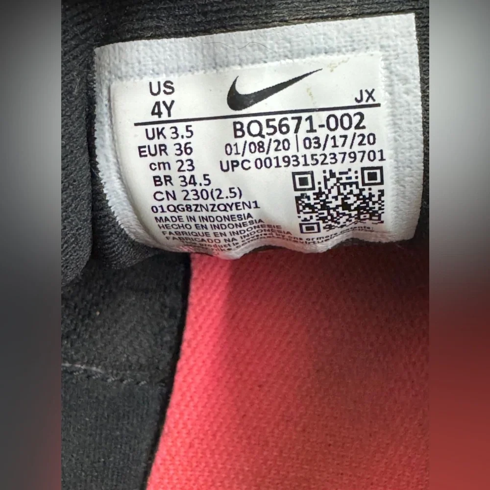 Nike good preowned