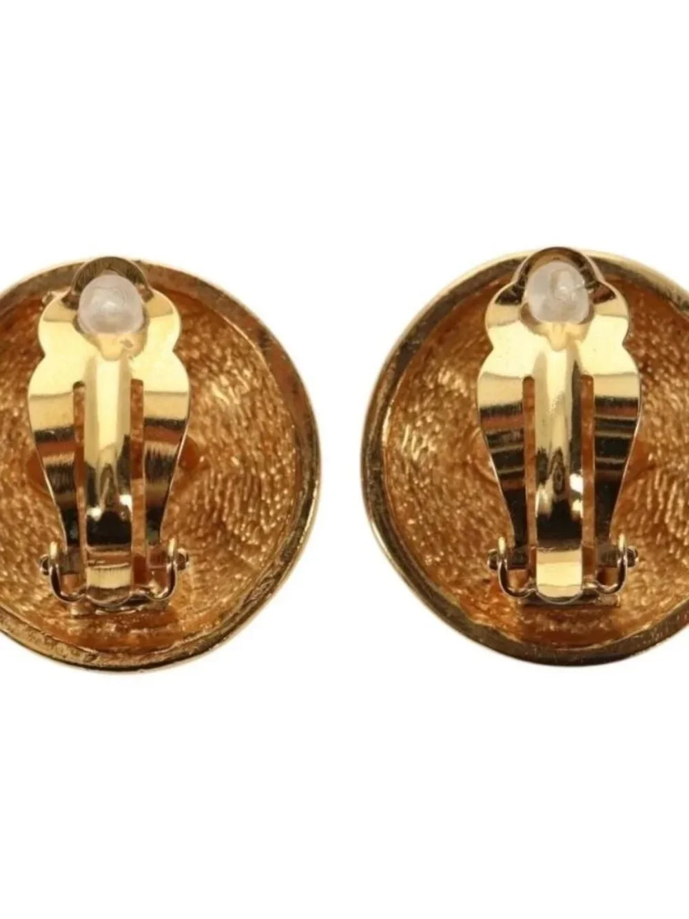 CHANEL brand	chanel color	gold