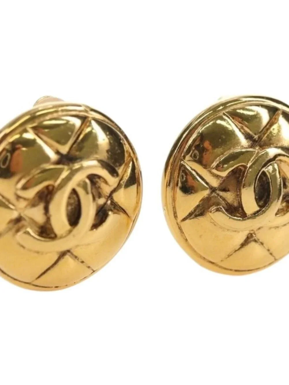 CHANEL brand	chanel color	gold