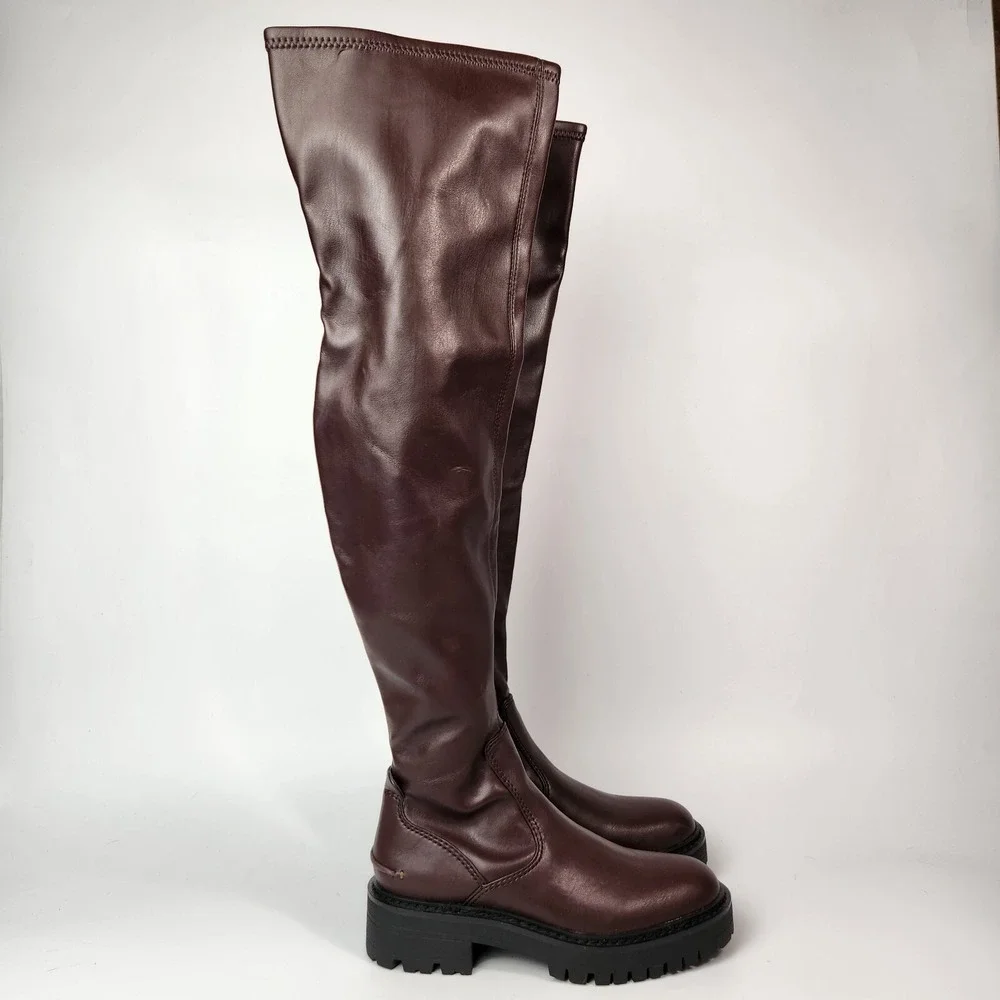 Franco Sarto command attention