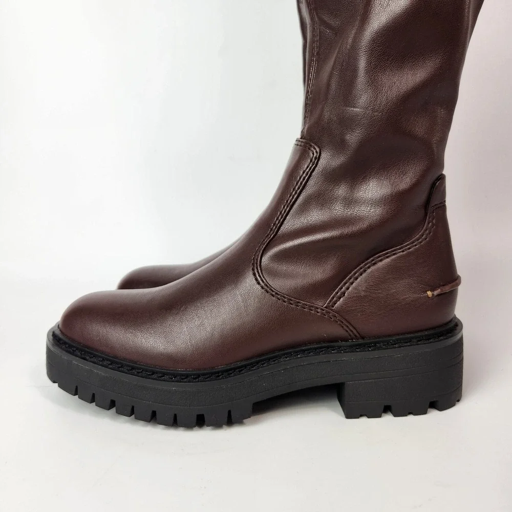 Franco Sarto command attention