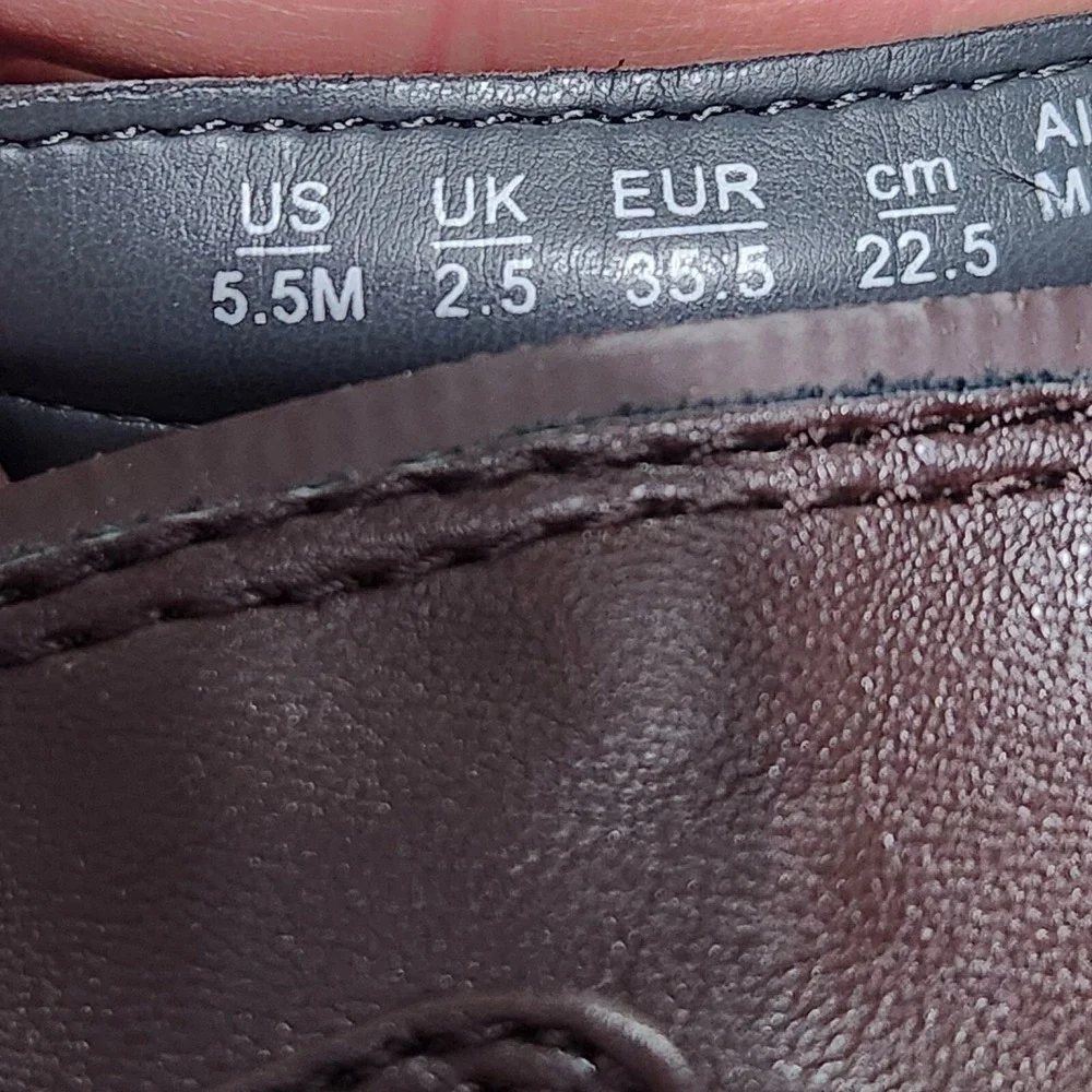 Franco Sarto command attention