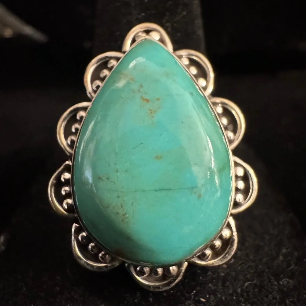 Genuine kingmanTurquoise‎ Teardrop ring set in Sterling silver intricate setting