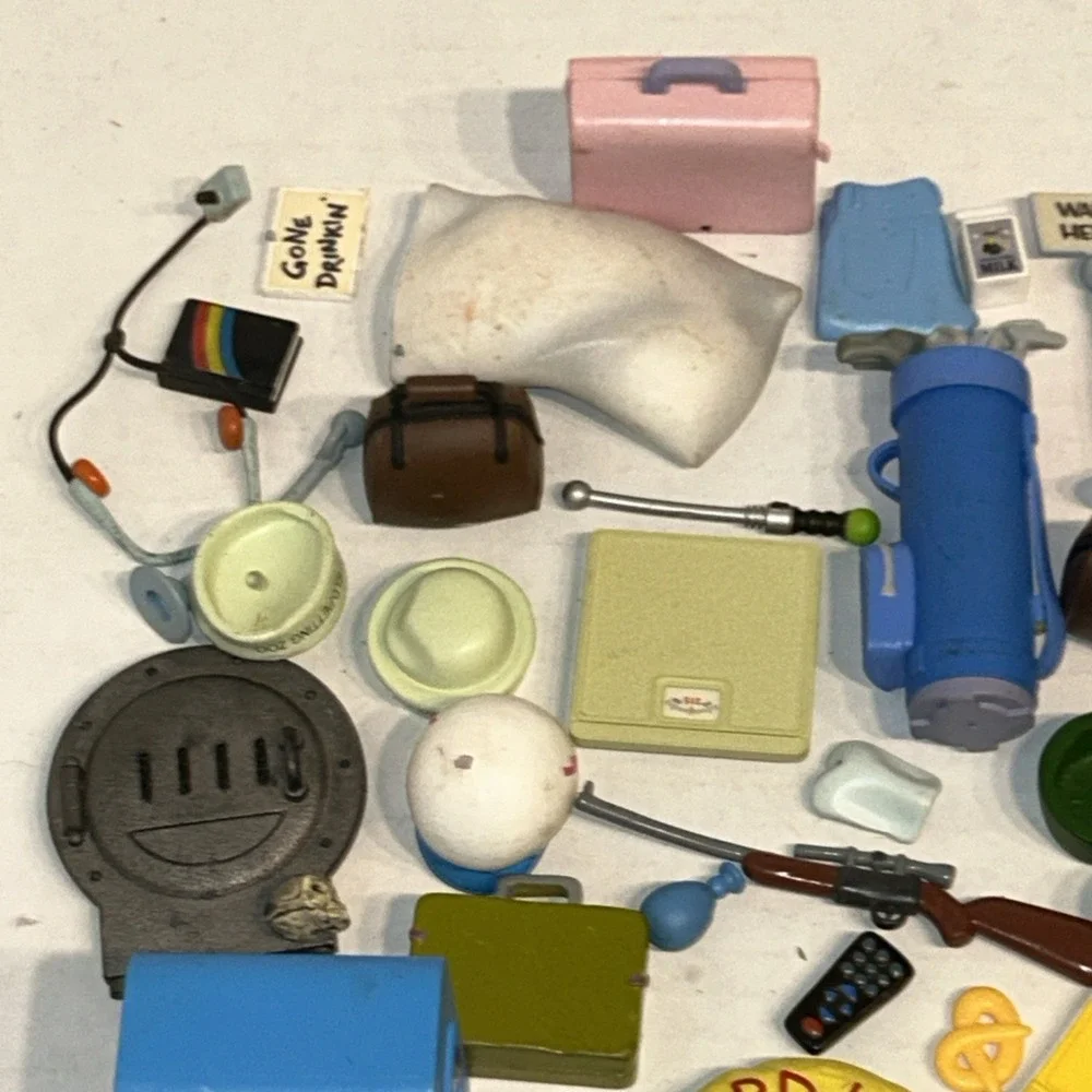 Lot of The Simpsons WOS World Of Springfield Accessories Playmates Parts Lard C4