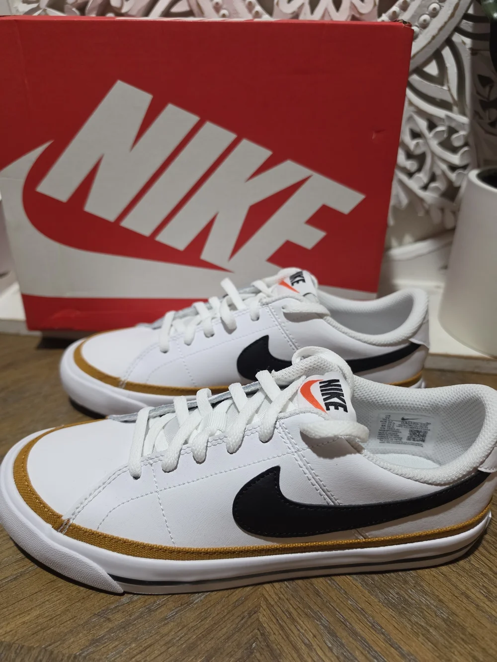 Nike classic white