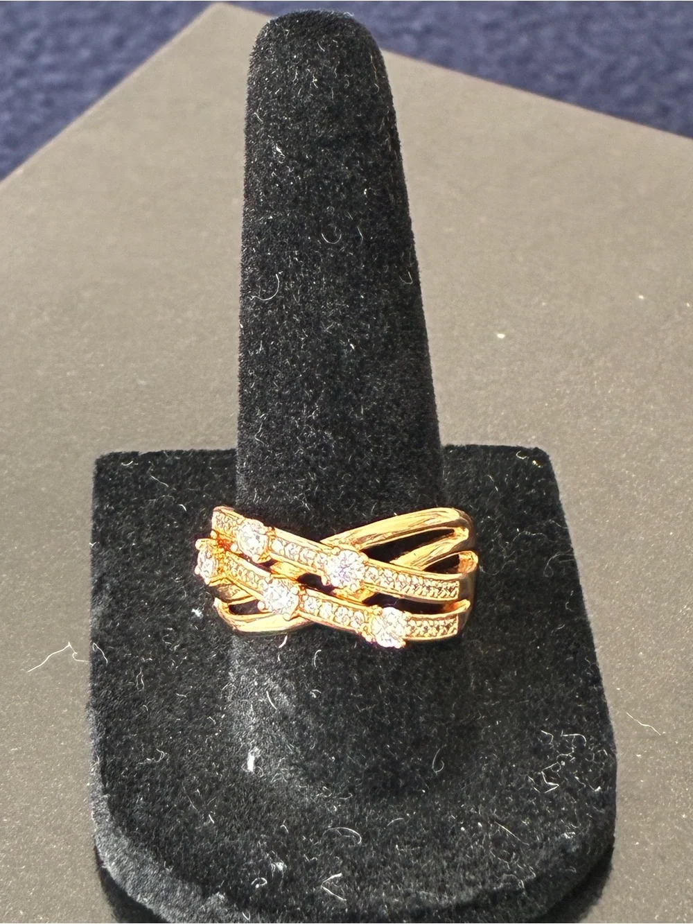 N/A elegant gold