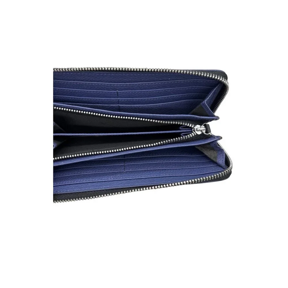 Vince Camuto world fashion