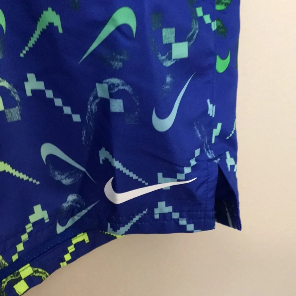 Nike new tags