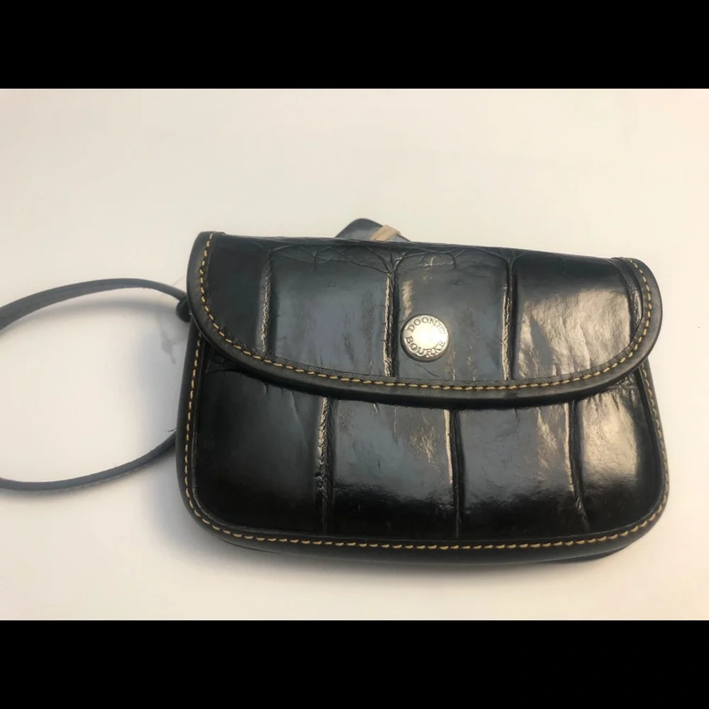 Dooney & Bourke leather wristlet