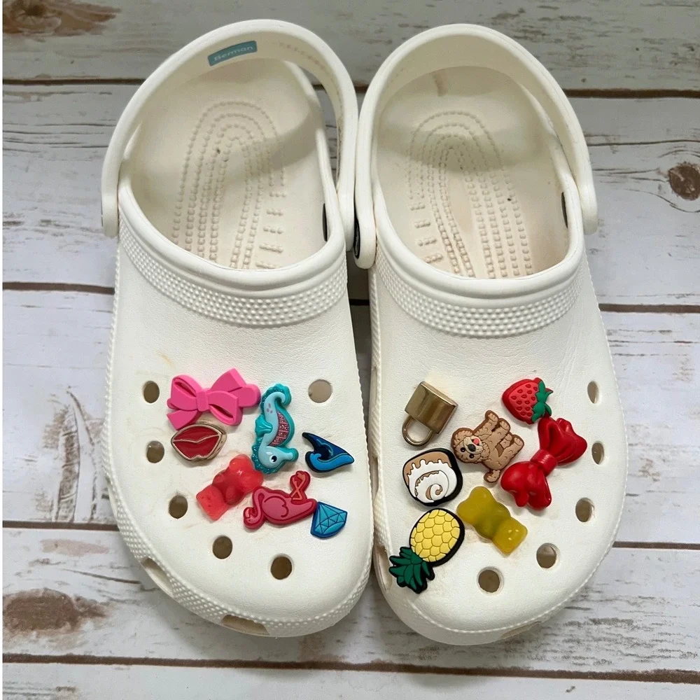 CROCS preowned play