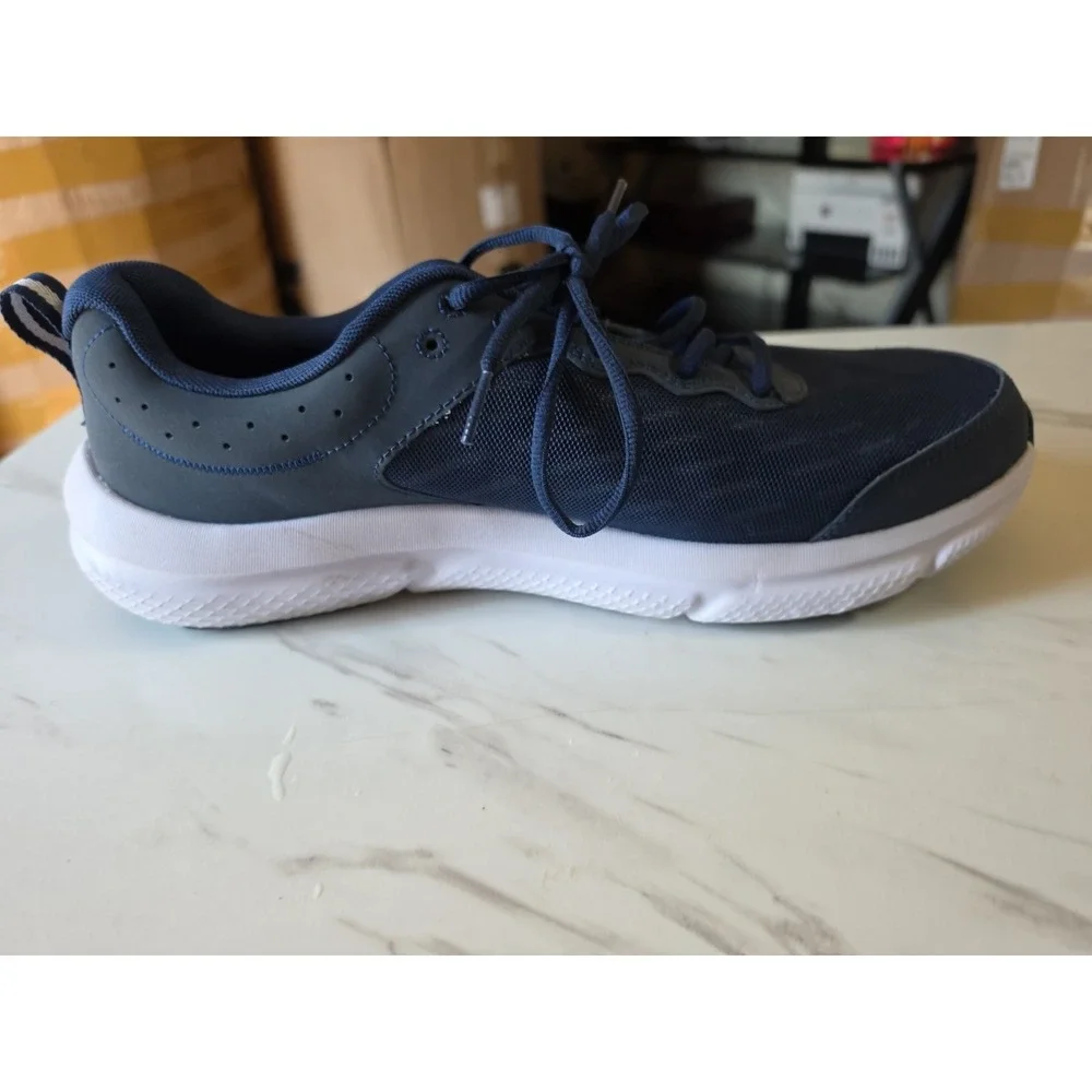 Under Armour men shoes