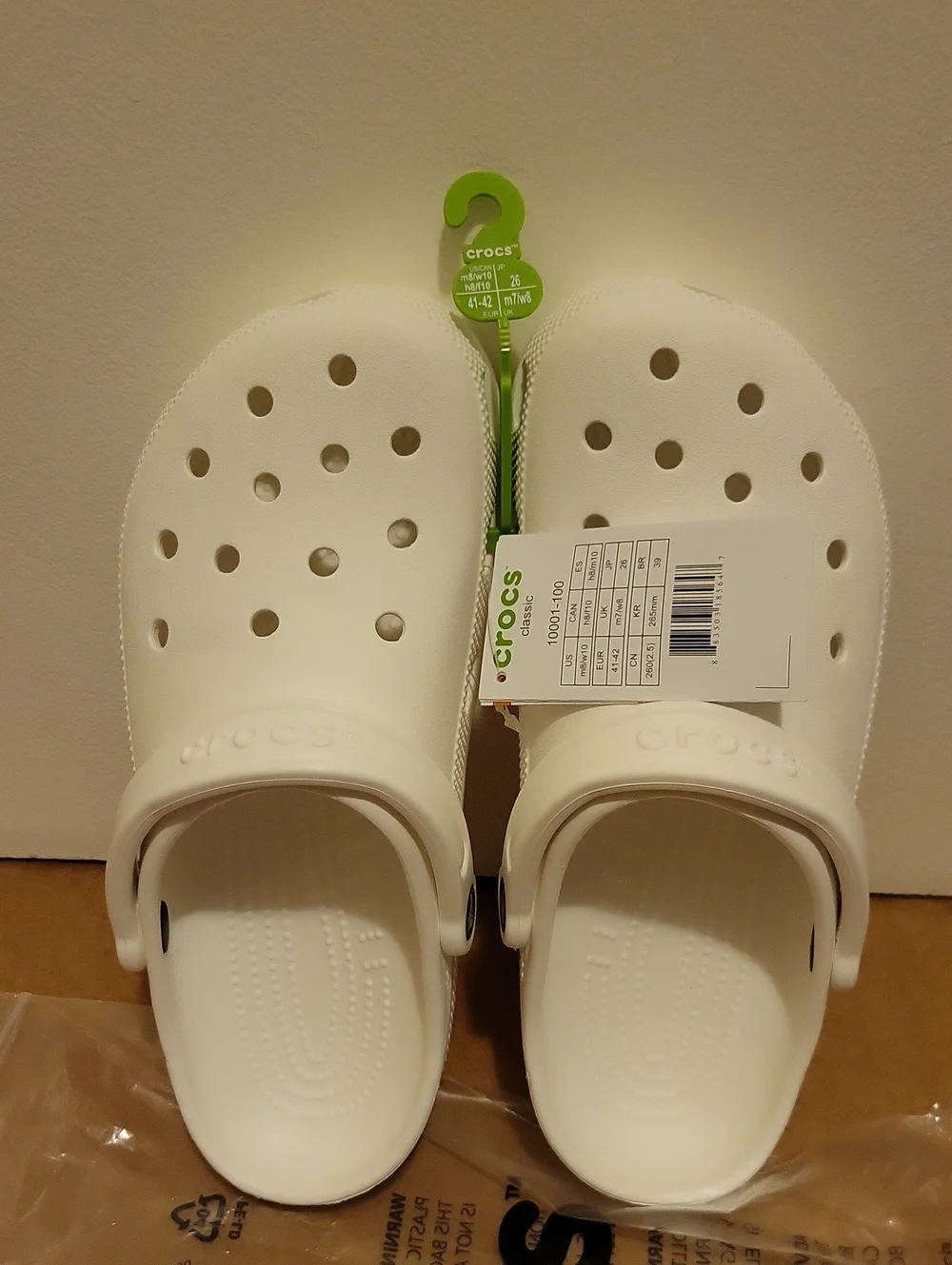 CROCS nwt unisex