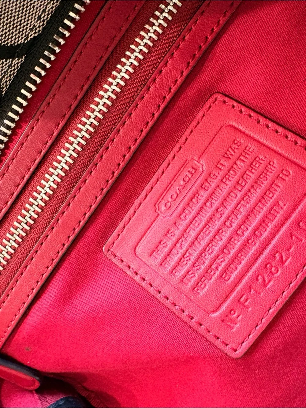 Coach tote iconic