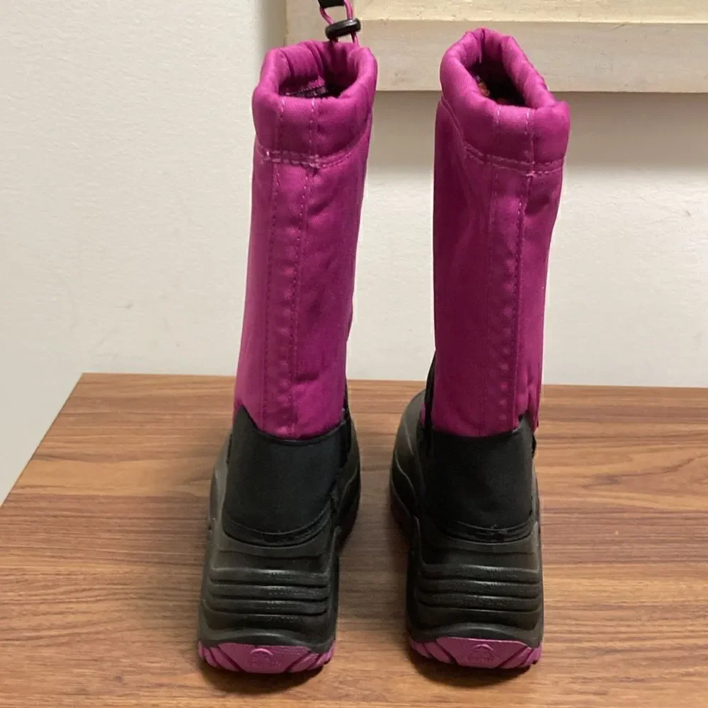 Kamik woman’s rocket