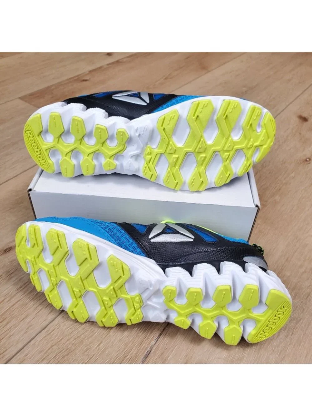 NEW Reebok Zig Kick Boys Athletic Shoes Blue Yellow Size 5 Kids School Sneaker