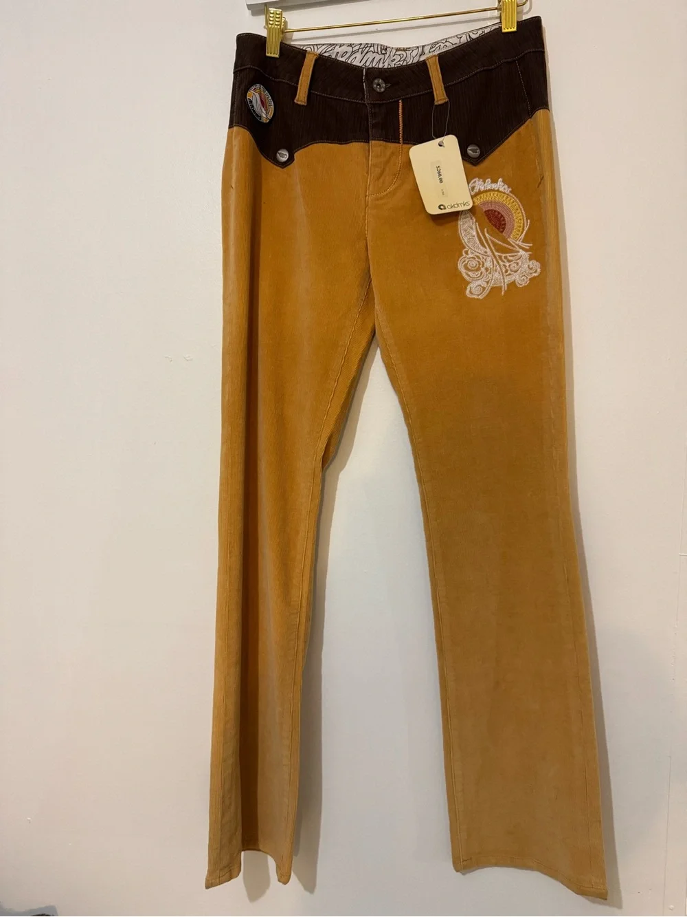 ModelCo tags pocket sleeves