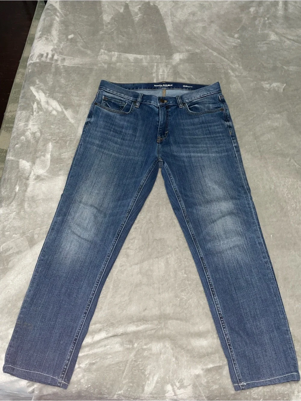 Banana Republic Men's Traveler Jeans in Blue Faded Denim 32x30