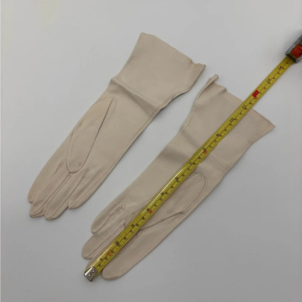 American Vintage age costuming details