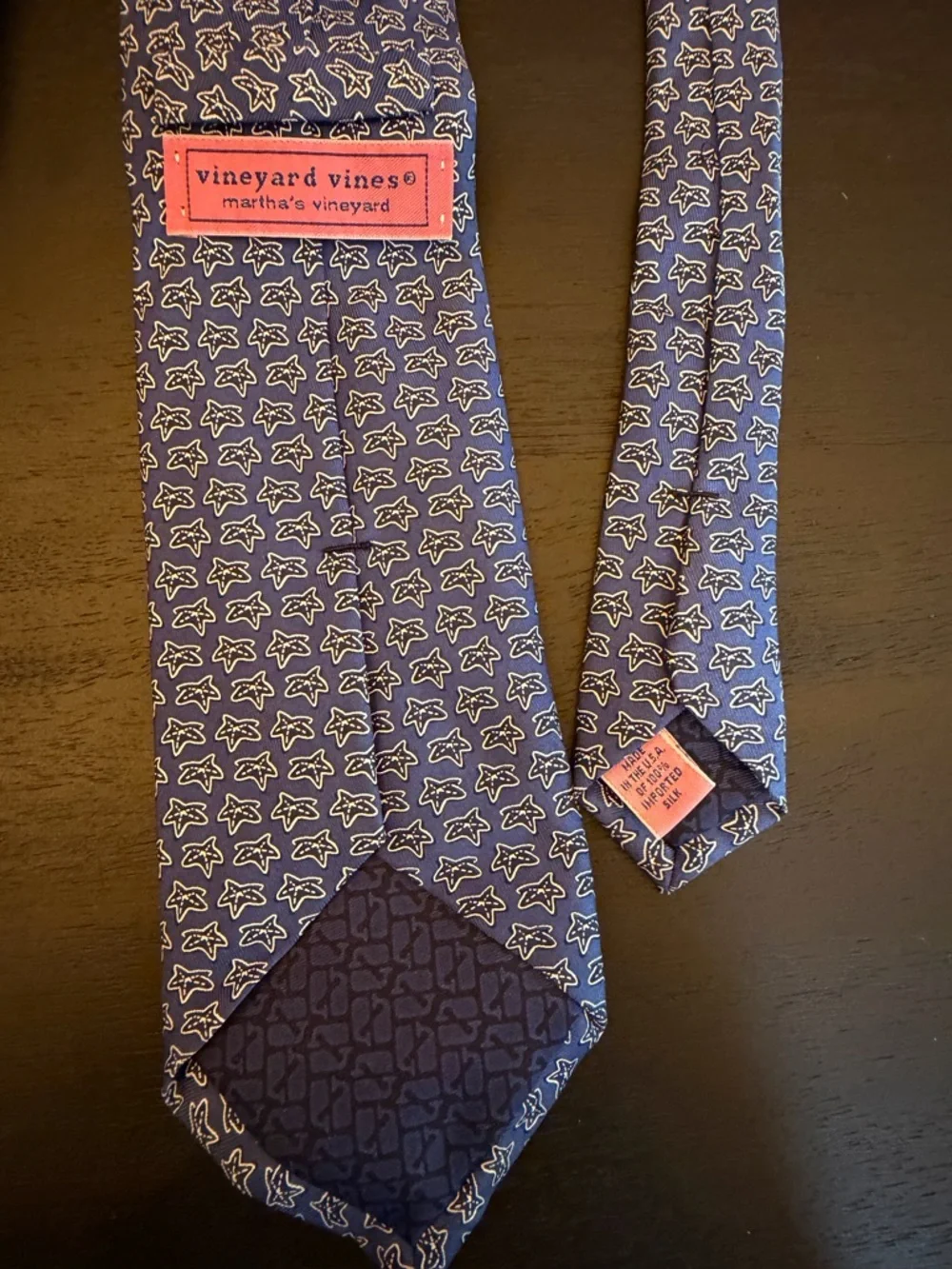 Vineyard Vines pair vineyard
