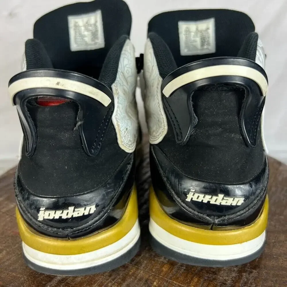 Nike jordan sneakers