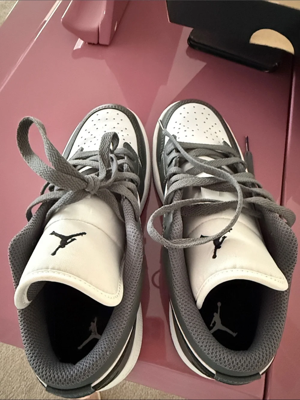 Jordan Kids Low-Top Sneakers in White and Gray
