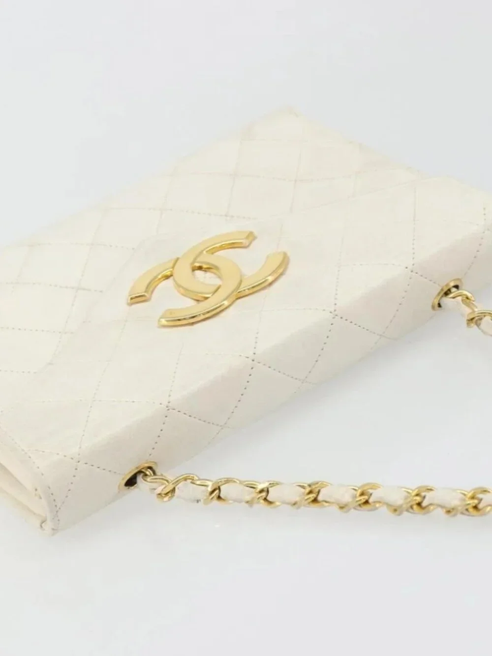 CHANEL brand	chanel color	white