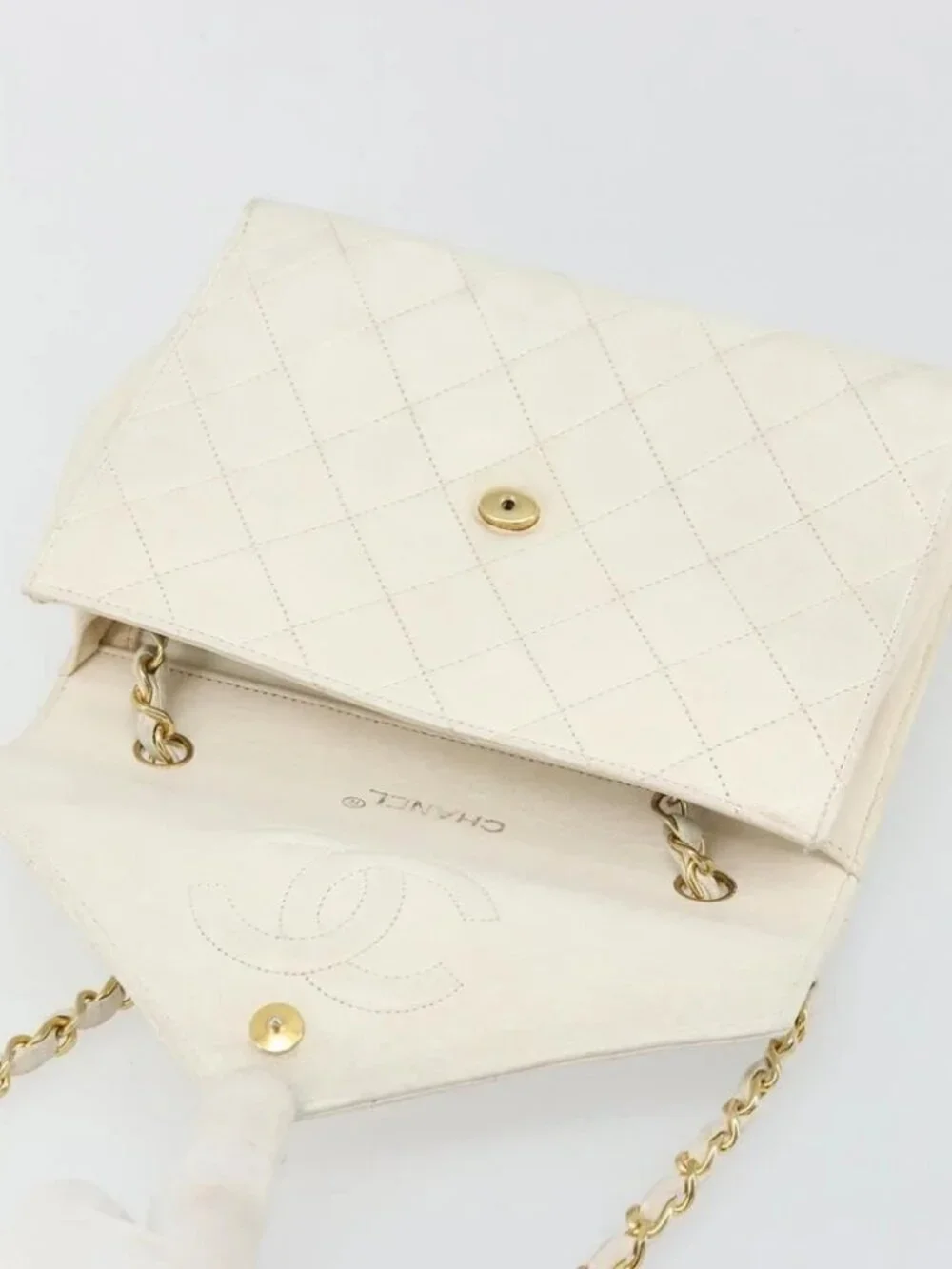 CHANEL brand	chanel color	white