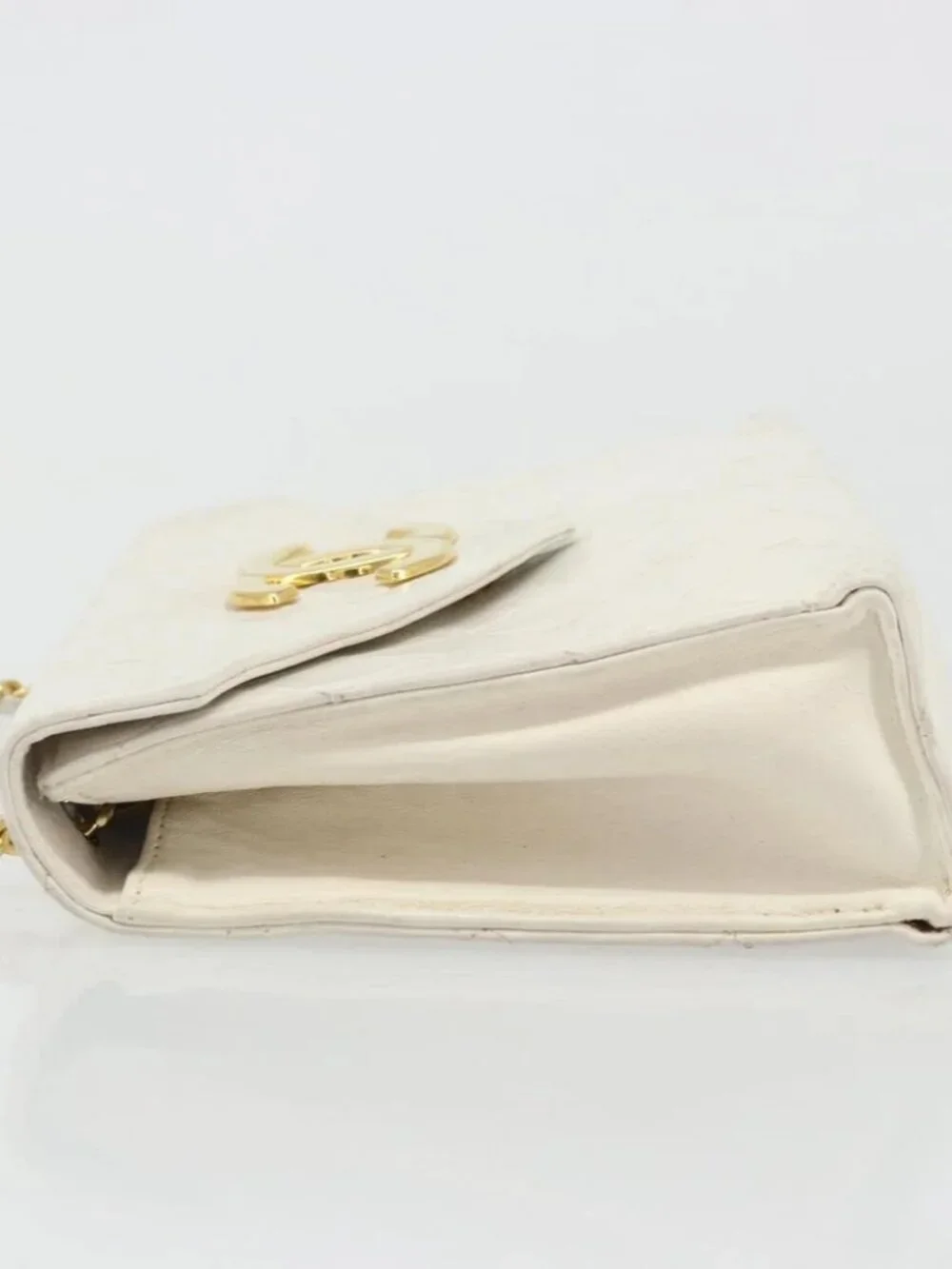 CHANEL brand	chanel color	white