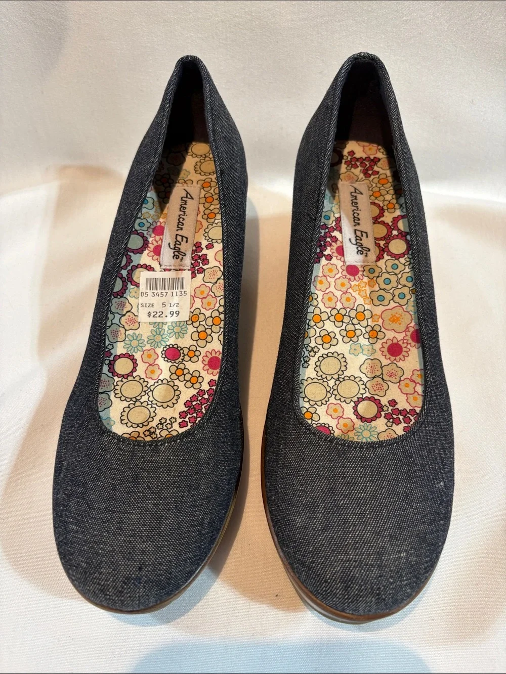 American Eagle Outfitters size cushioned