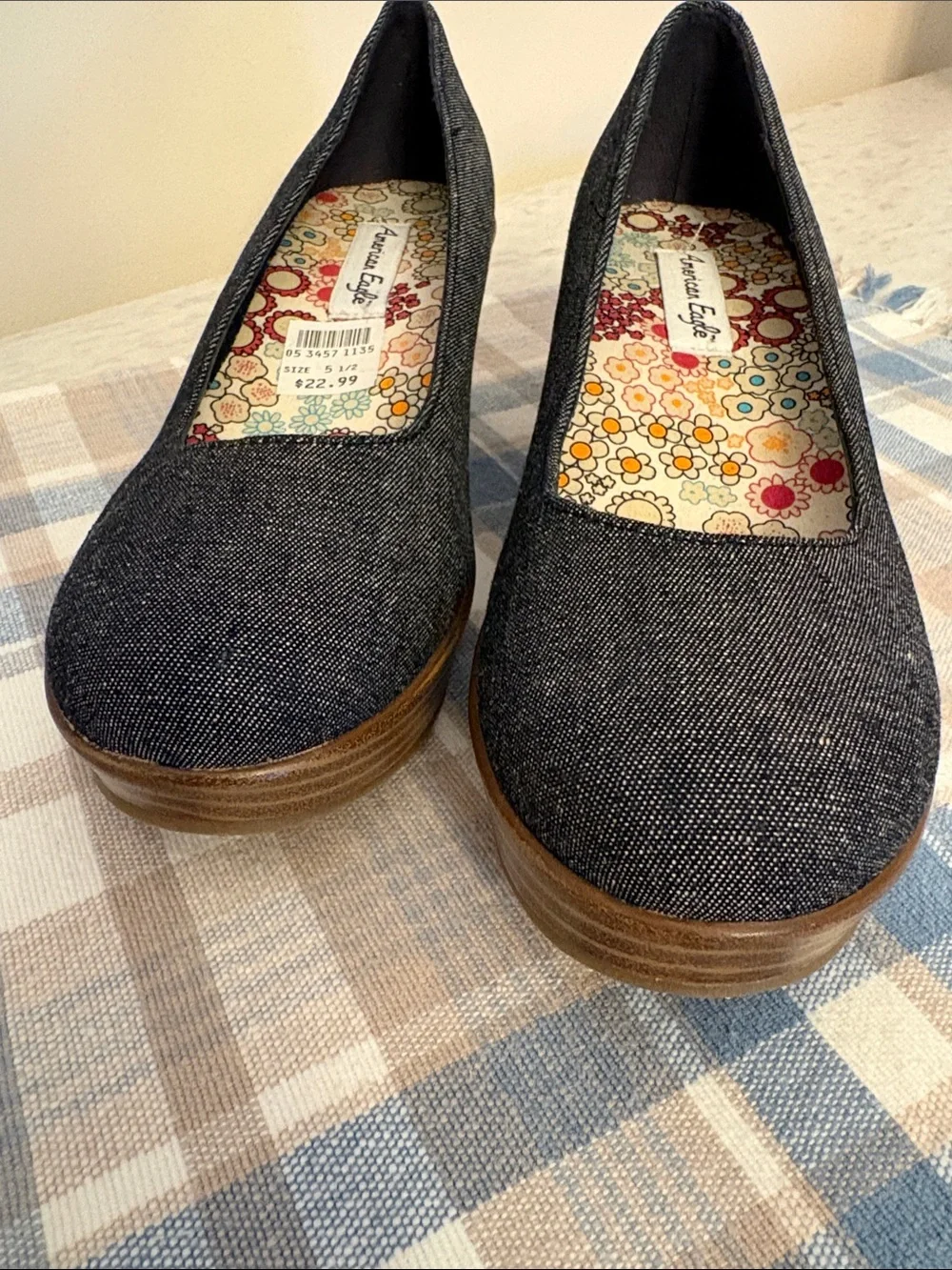 American Eagle Outfitters non rounded denim