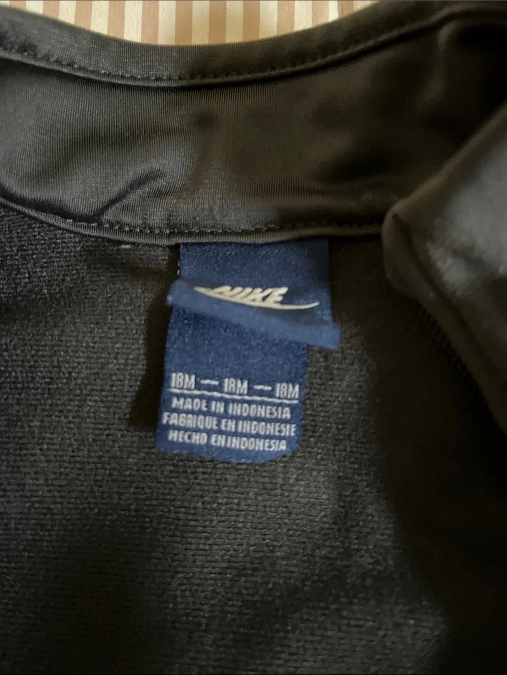 Nike lightweight zip