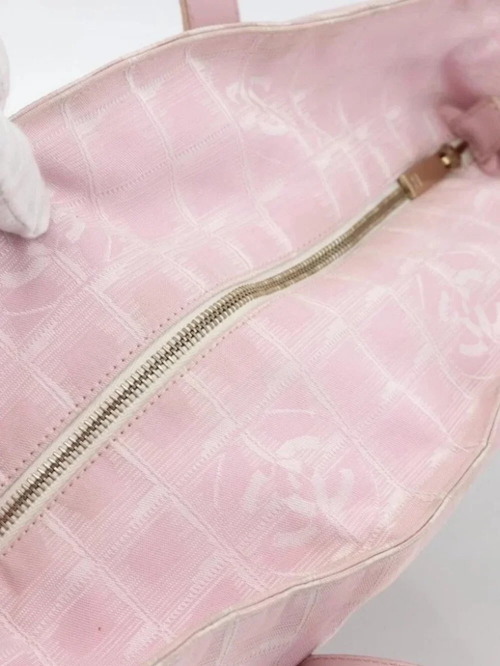 CHANEL brand	chanel color	pink