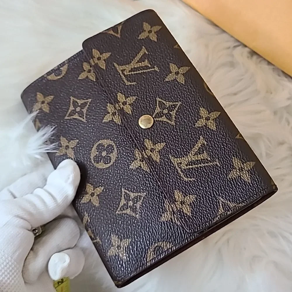 💯 Authentic Louis Vuitton Tifold Monogram Wallet 🍀
