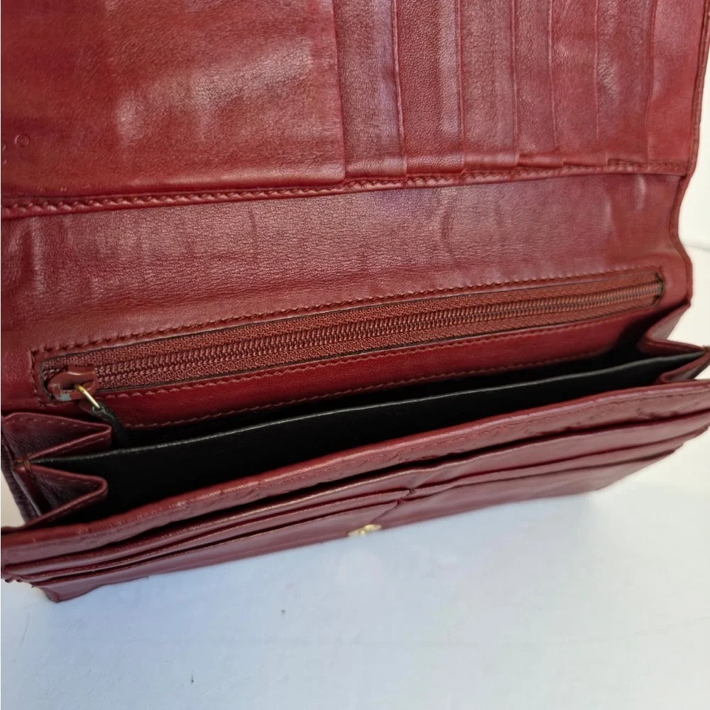Pre-Owned GUCCI GG Shima Line Wallet Flap Long Leather in Red