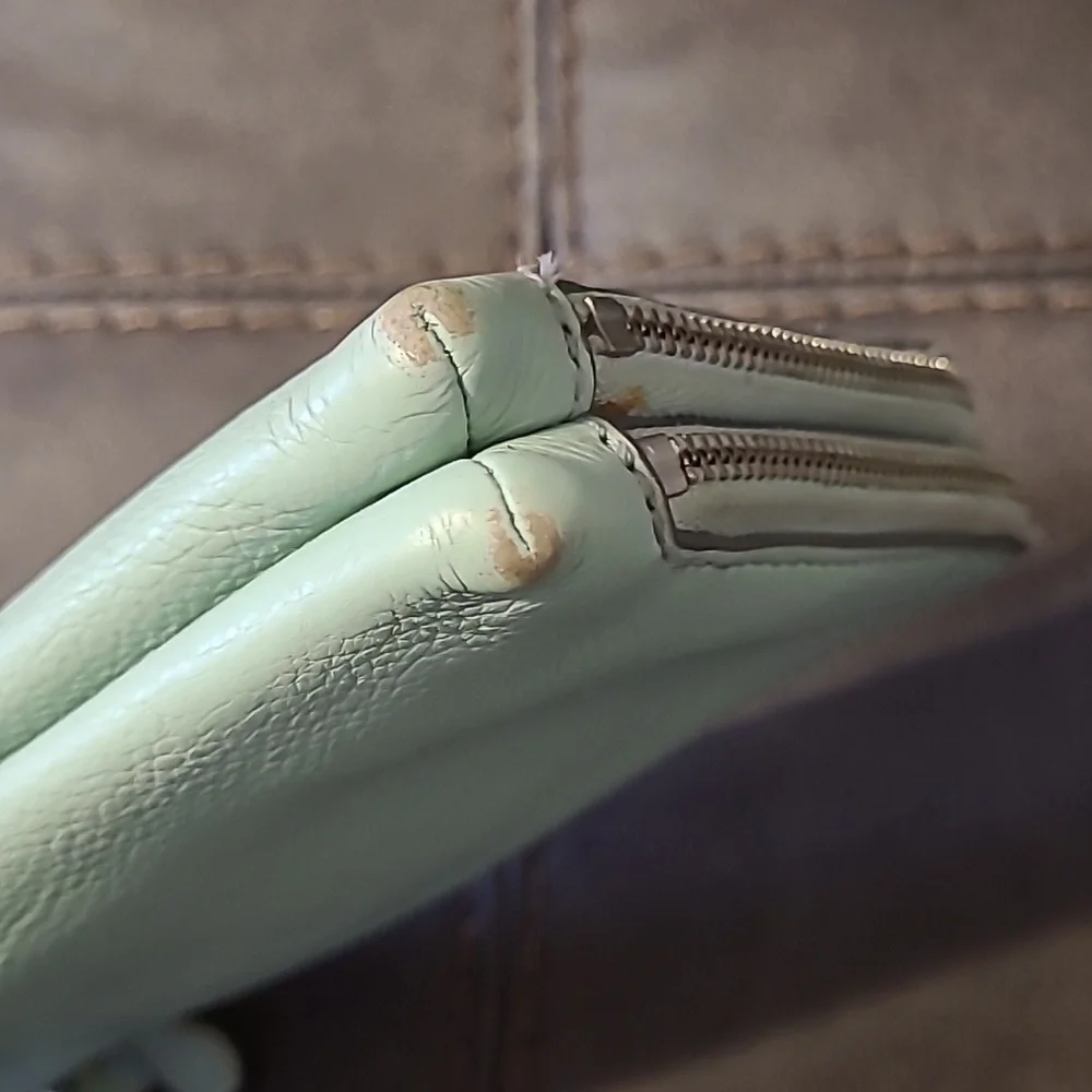 Coach Pebbled Laether Double Zip Wallet Pastel Mint Green
