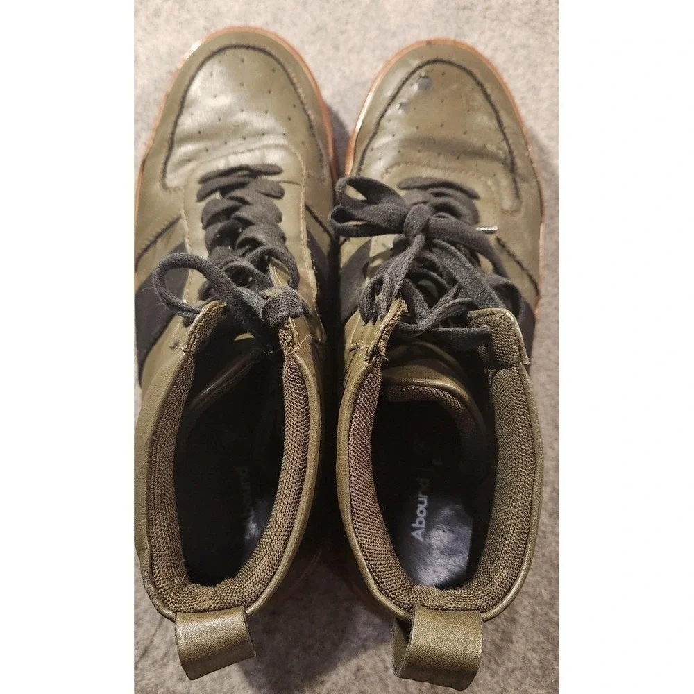 Source Unknown lace insole