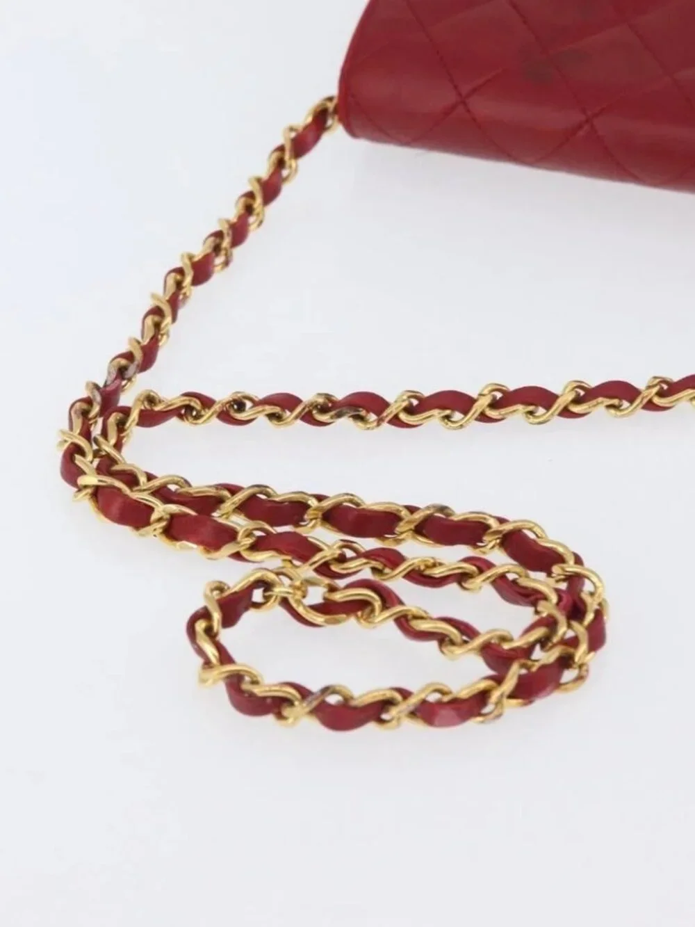 CHANEL brand	chanel color	red
