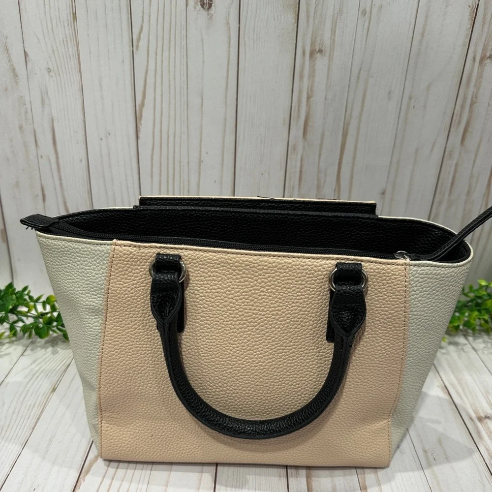 Kenneth Cole Reaction super cute
