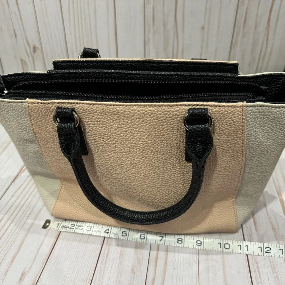 Kenneth Cole Reaction super cute