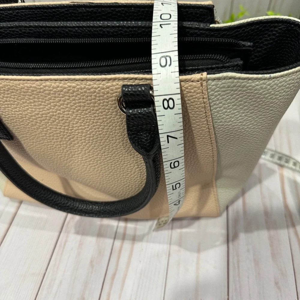 Kenneth Cole Reaction super cute
