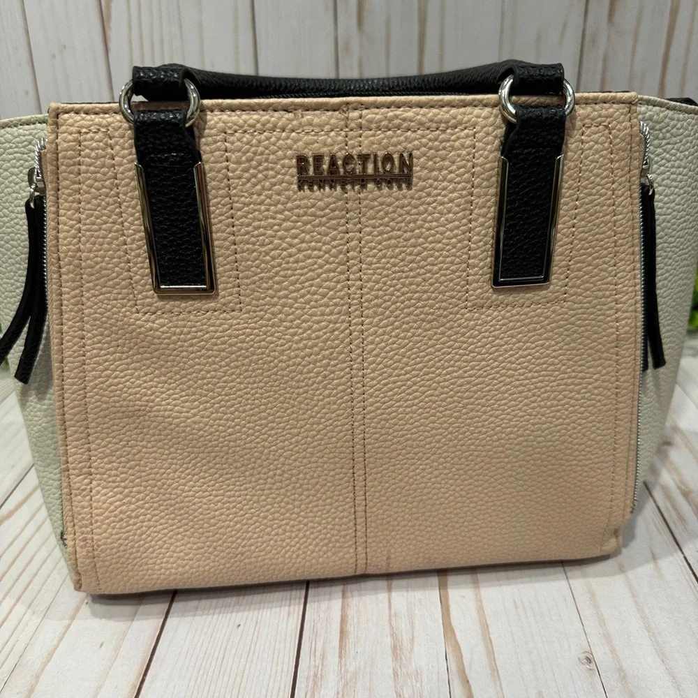 Kenneth Cole Reaction super cute
