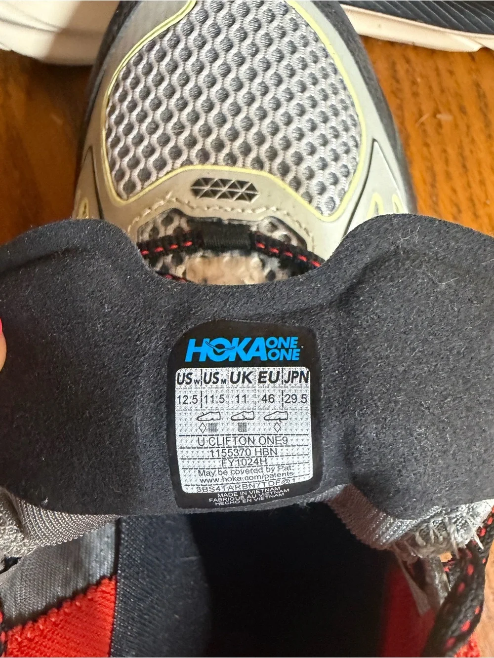 Hoka One One training outsole box