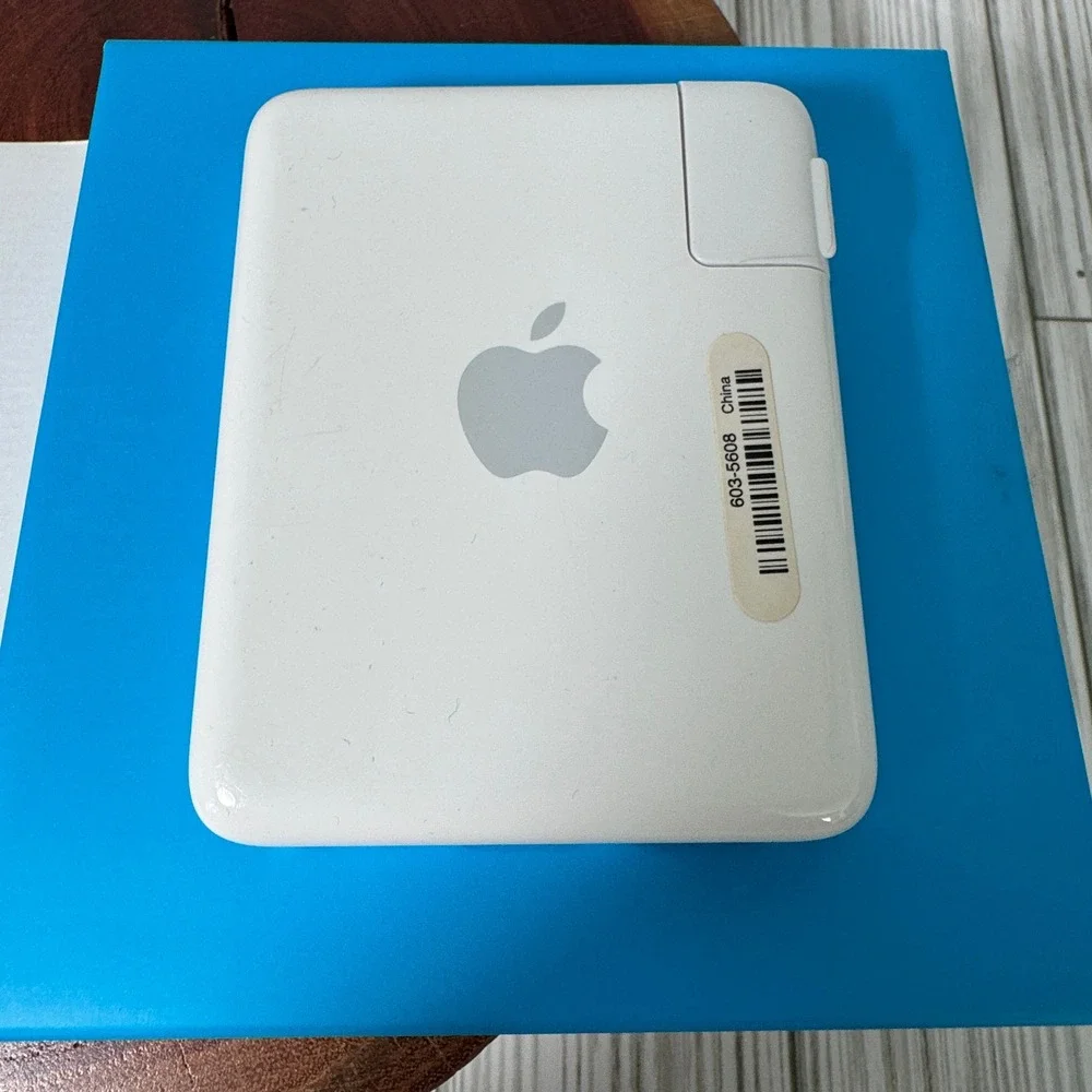 Apple a1084 240v