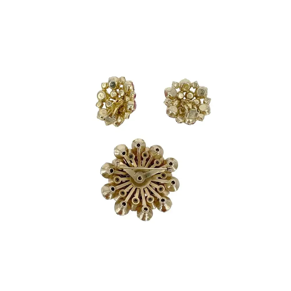 Source Unknown brooch vintage