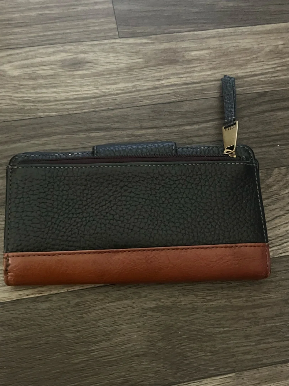 Fossil Black and Brown Leather Zip Wallet with Gold Logo