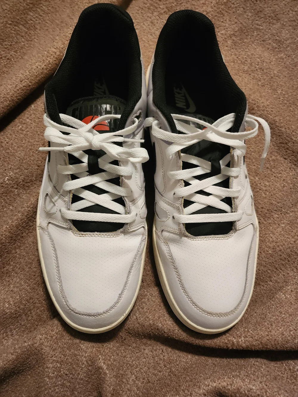Nike classic low