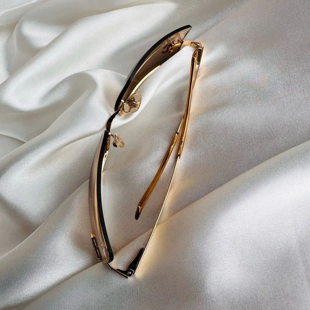 CHANEL vintage crystal