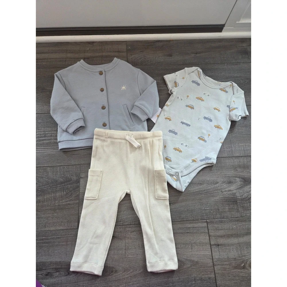 Little co‎ baby boy outfit 12 mos