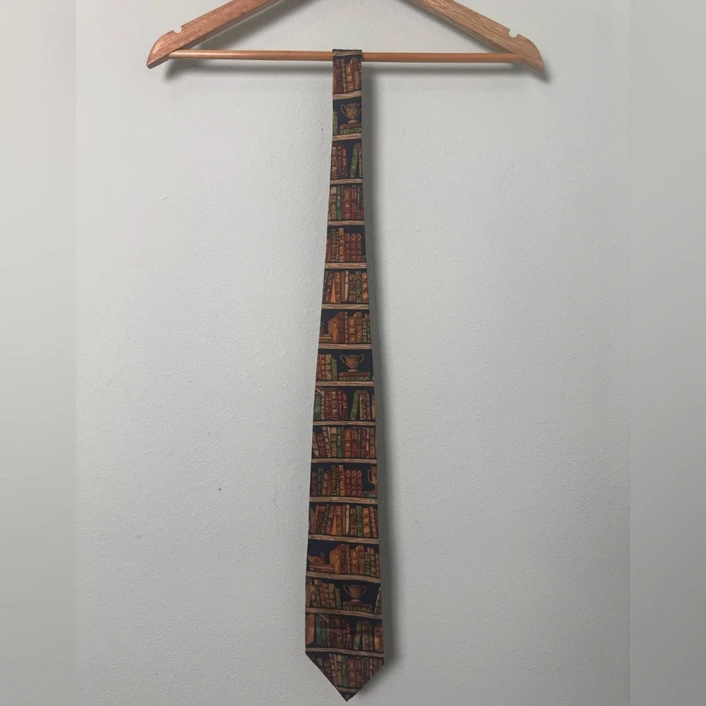 Alynn Neckwear step into