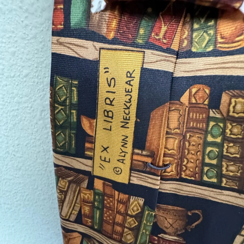 Alynn Neckwear step into